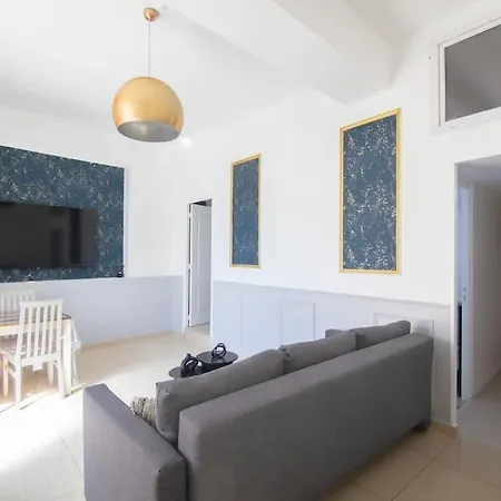 2 Spacieux - Proche Chateau شقة *